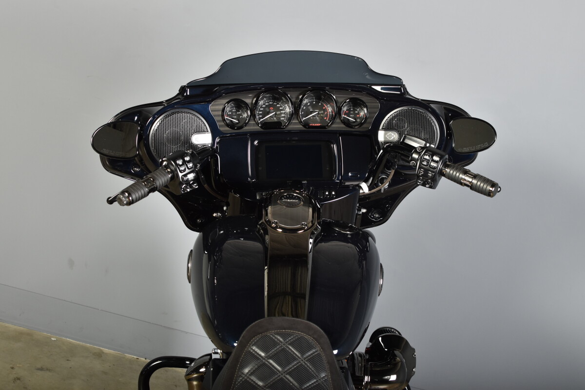 2022 Harley-Davidson CVO Street Glide