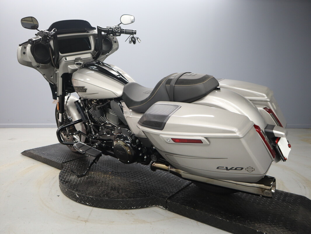 2023 Harley-Davidson CVO Street Glide