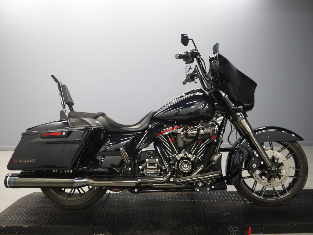 2022 Harley-Davidson CVO Street Glide alt