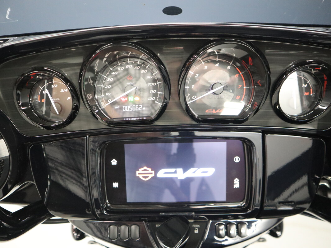 2022 Harley-Davidson CVO Street Glide