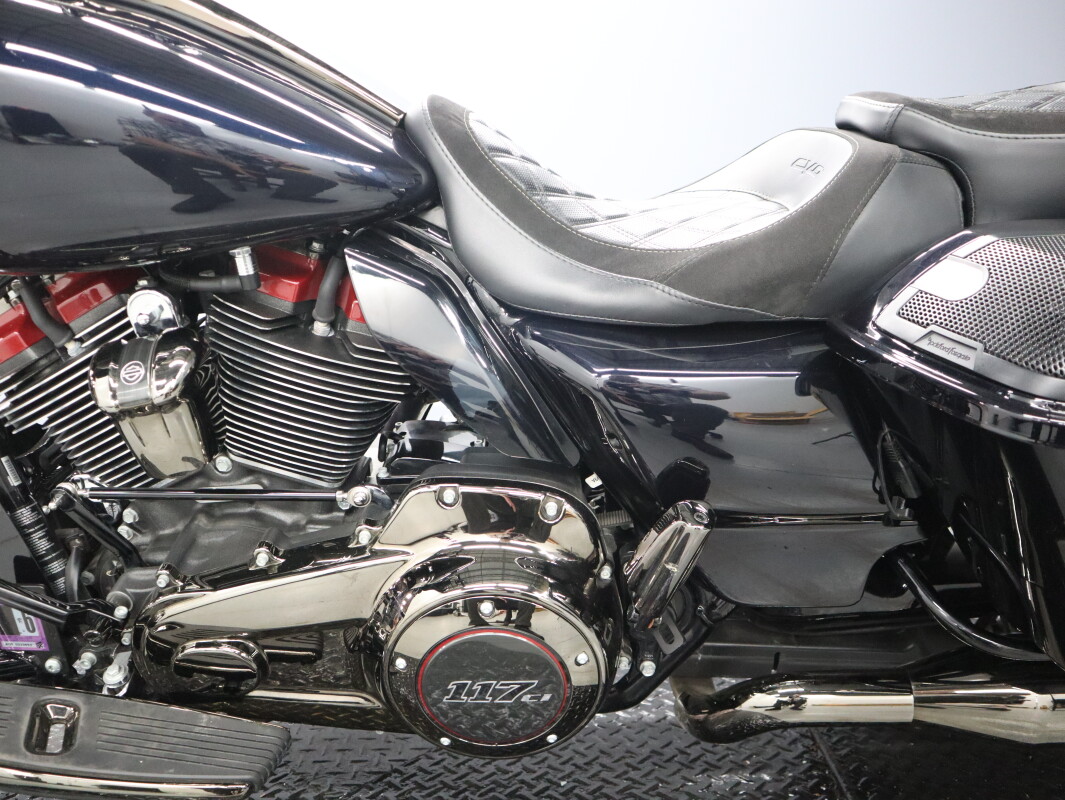 2022 Harley-Davidson CVO Street Glide