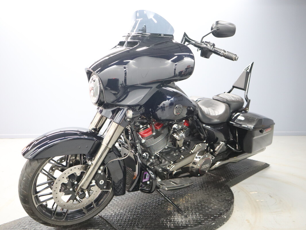 2022 Harley-Davidson CVO Street Glide