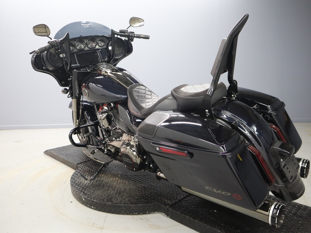 2022 Harley-Davidson CVO Street Glide