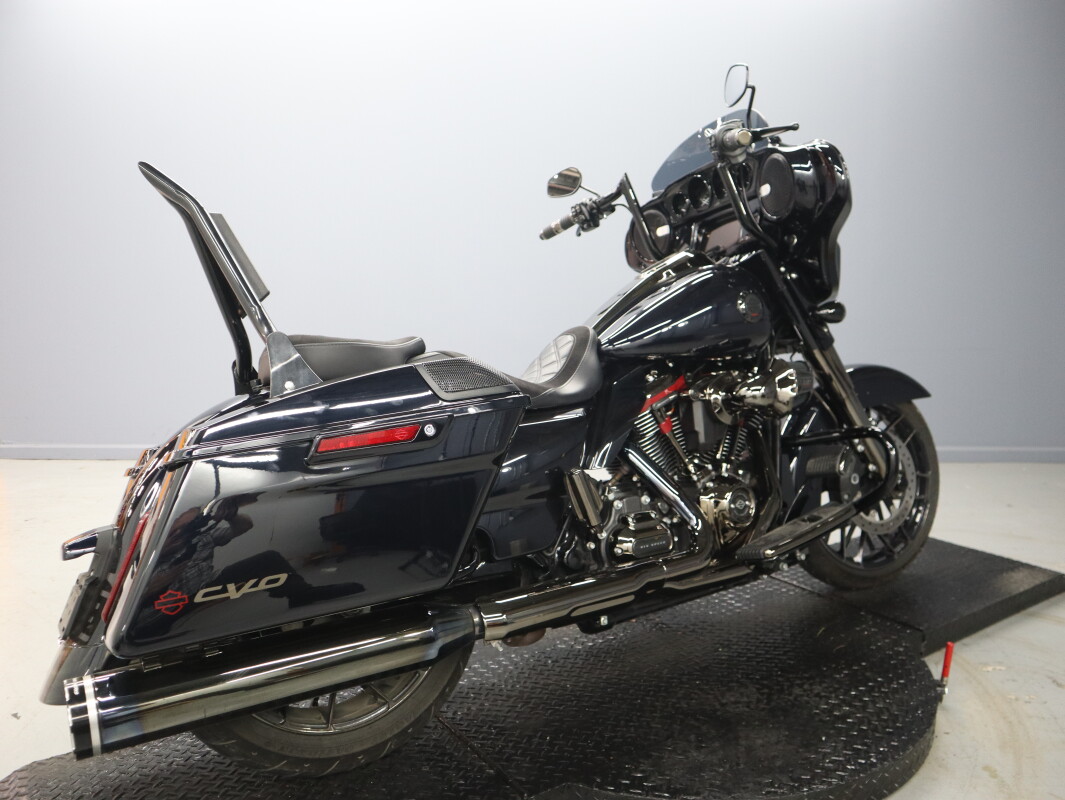 2022 Harley-Davidson CVO Street Glide