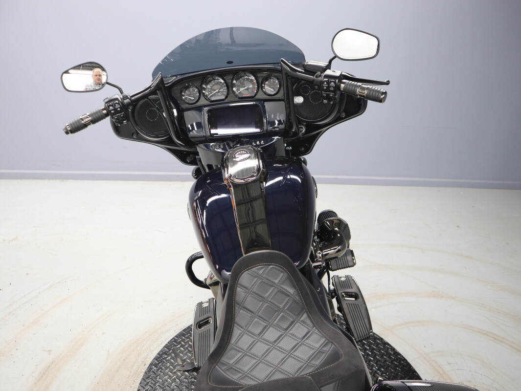 2022 Harley-Davidson CVO Street Glide