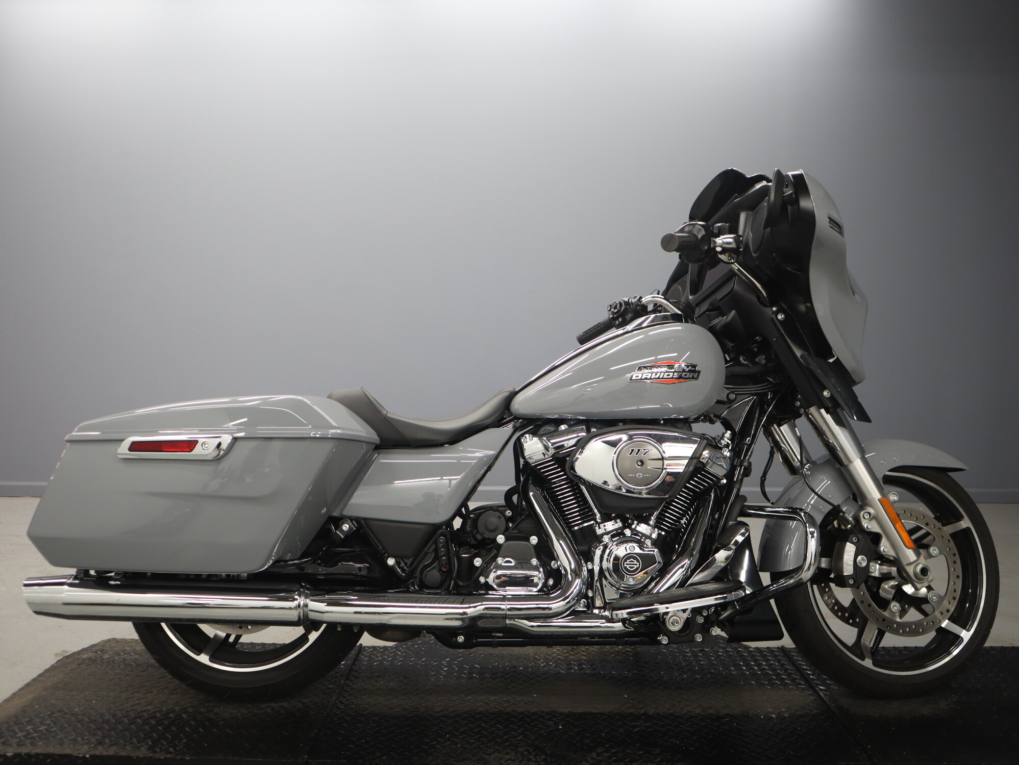 2026 Harley-Davidson Street Glide alt
